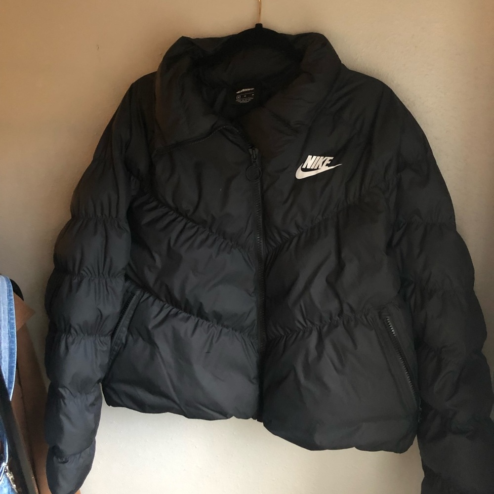 NIKE BLACK PUFFER